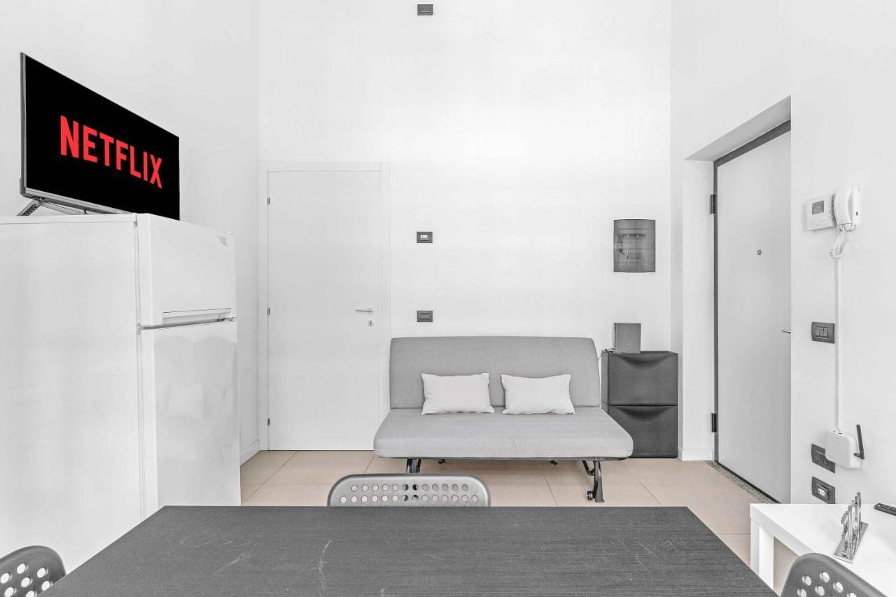 Cos54 - Exclusive Apartment With Garden In Milano Esterno foto